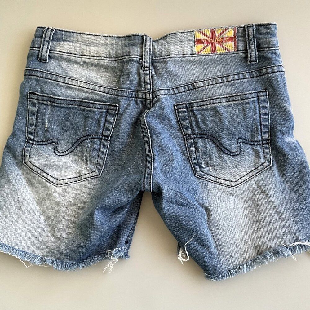 Machine Jeans Y2K Low Rise Distressed Denim Shorts Size 3. Description